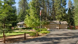 5827 Silverleaf Dr, Foresthill, CA 95631