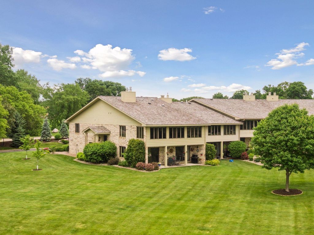 15175 38th Avenue N, Plymouth, MN 55446
