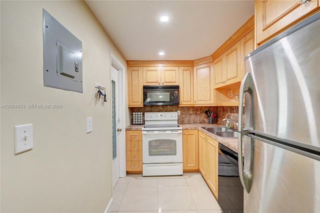 1040 SE 4th Ave 128, Deerfield Beach, FL 33441