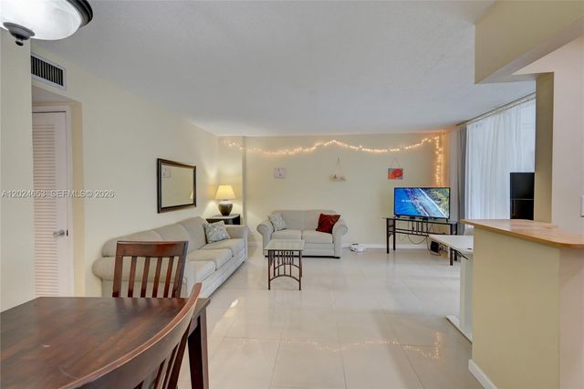 1040 SE 4th Ave 128, Deerfield Beach, FL 33441
