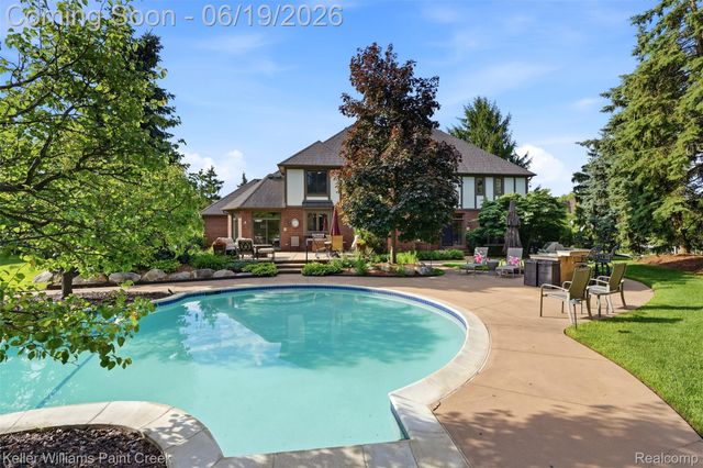 2784 Murfield Court, Oakland Charter Township, MI 48306