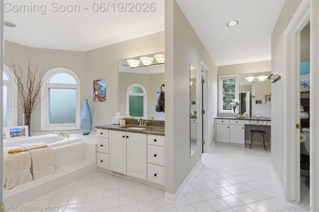 2784 Murfield Court, Oakland Charter Township, MI 48306