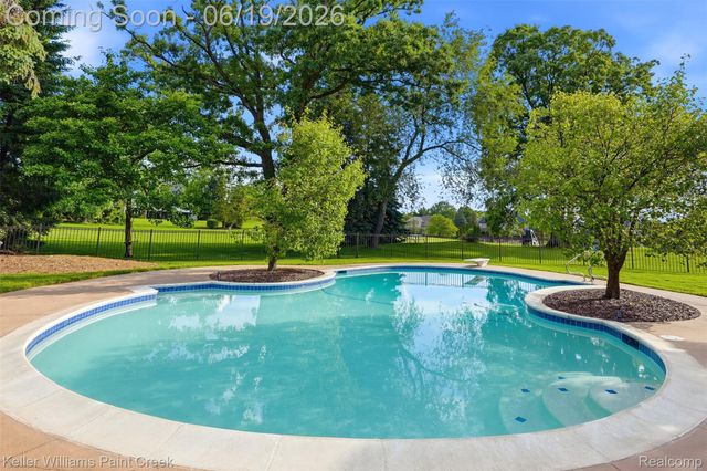 2784 Murfield Court, Oakland Charter Township, MI 48306