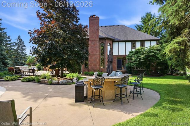 2784 Murfield Court, Oakland Charter Township, MI 48306
