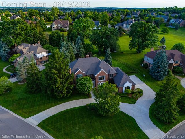 2784 Murfield Court, Oakland Charter Township, MI 48306