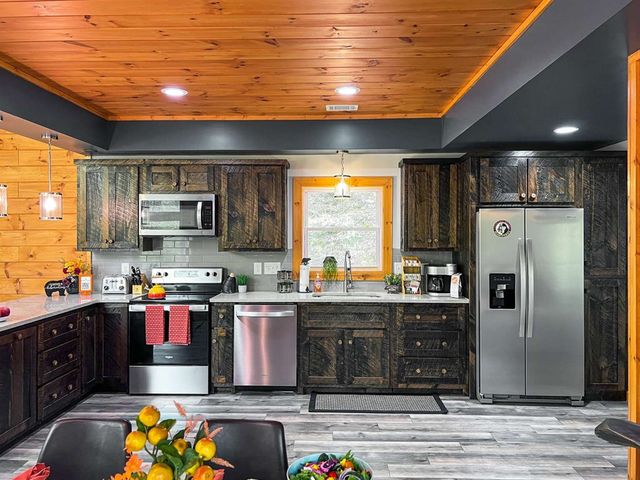 7 Addle Court, Ellijay, GA 30540