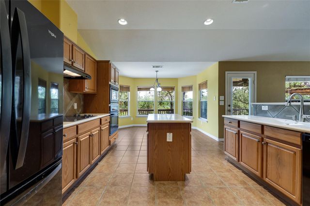7312 White Oak DR, Lago Vista, TX 78645