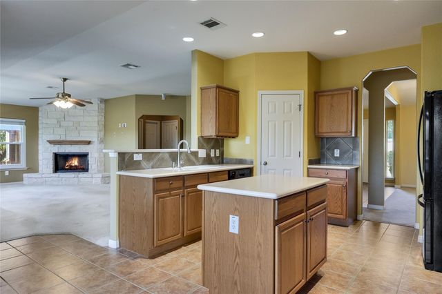 7312 White Oak DR, Lago Vista, TX 78645