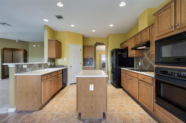 7312 White Oak DR, Lago Vista, TX 78645