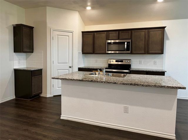 4325 Pyramid Drive, Forney, TX 75126