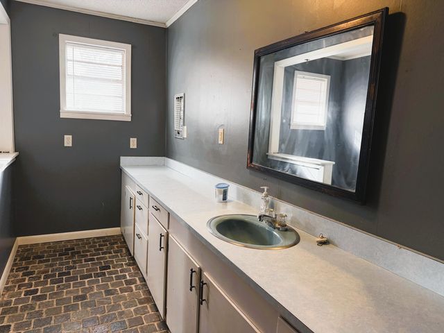 522 Southgate Rd., Hattiesburg, MS 39401