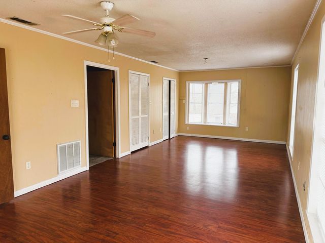 522 Southgate Rd., Hattiesburg, MS 39401