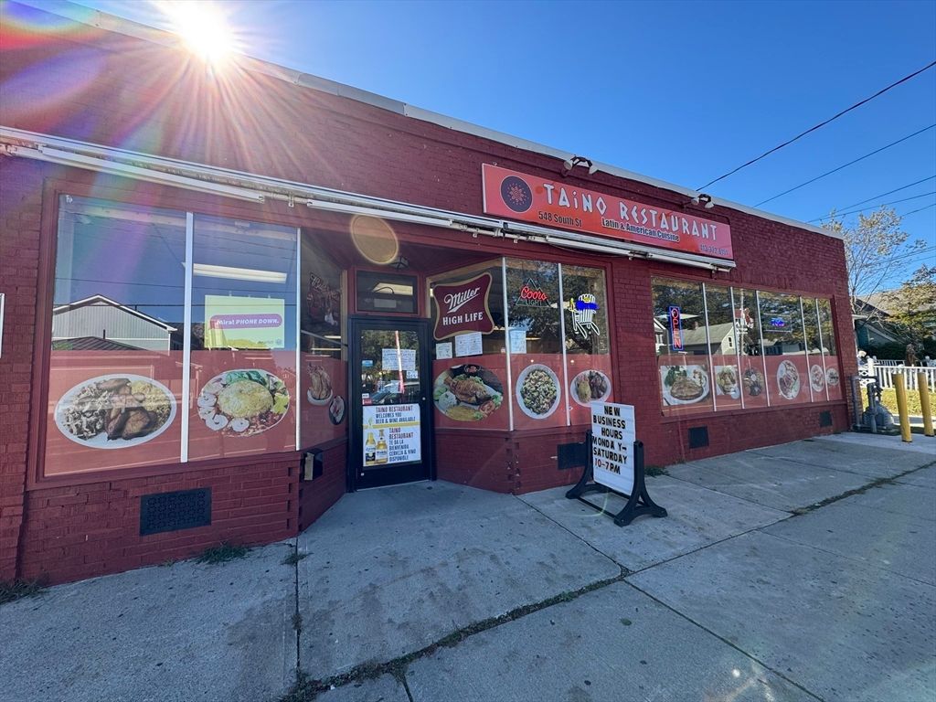 548 South St, Holyoke, MA 01040