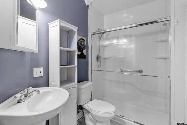 1215 Andrews, Kilgore, TX 75662