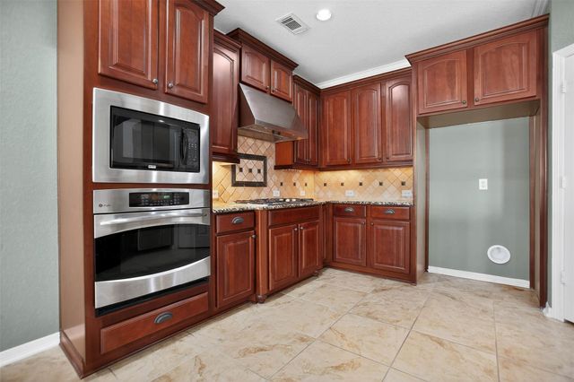 11650 Brentcross Drive, Tomball, TX 77377