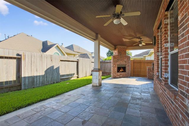 11650 Brentcross Drive, Tomball, TX 77377