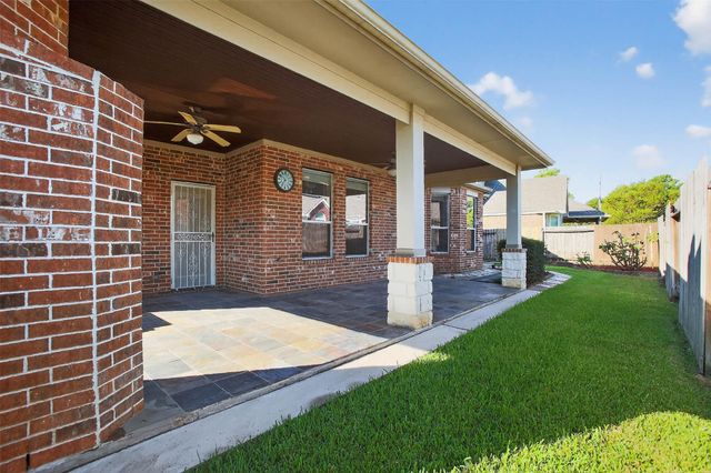11650 Brentcross Drive, Tomball, TX 77377