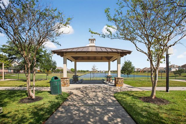 11650 Brentcross Drive, Tomball, TX 77377