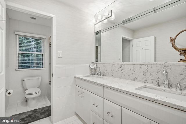 75 RIDINGS WAY, Ambler, PA 19002
