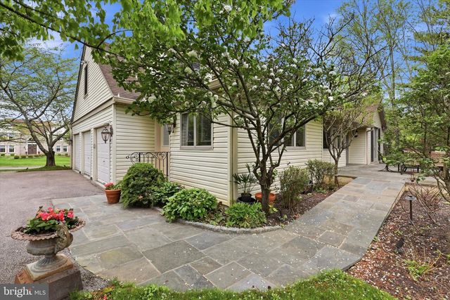 75 RIDINGS WAY, Ambler, PA 19002