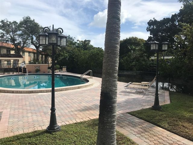 1950 N Andrews Avenue 103D, Wilton Manors, FL 33311