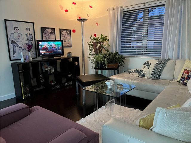 1950 N Andrews Avenue 103D, Wilton Manors, FL 33311