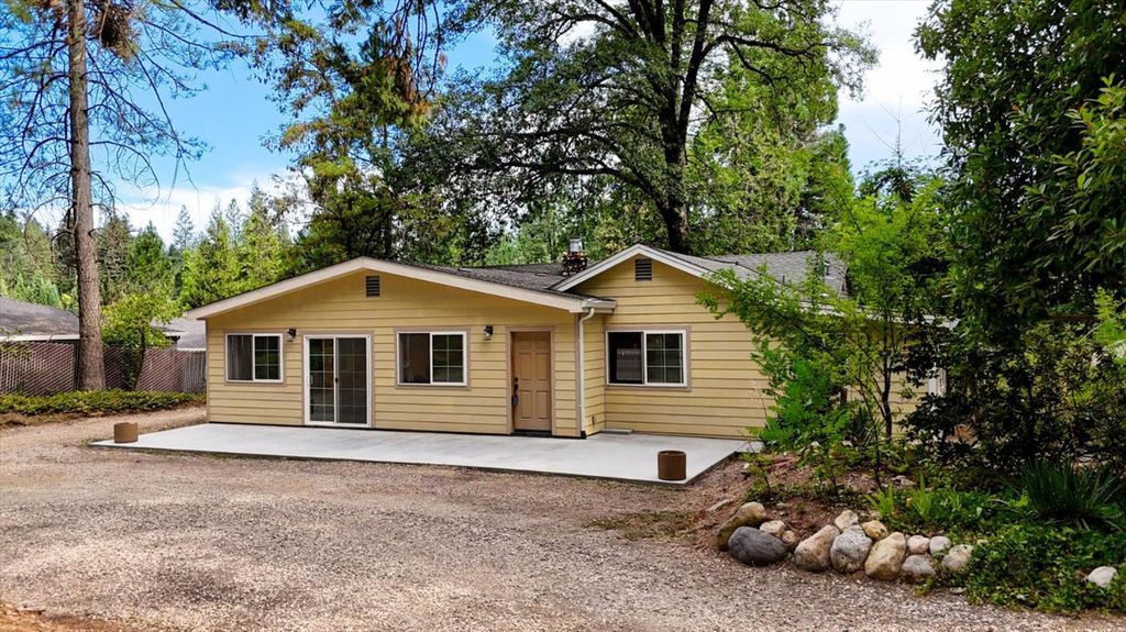 13524 Peardale Rd, Grass Valley, CA 95945