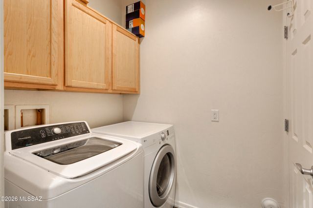 686 W Shadow Wood Street, Green Valley, AZ 85614