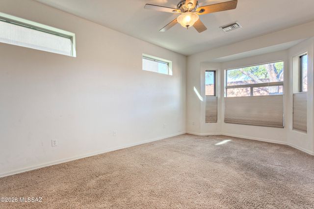 686 W Shadow Wood Street, Green Valley, AZ 85614