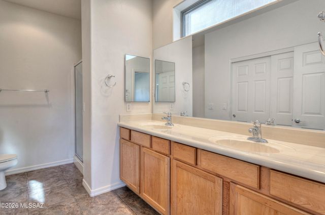 686 W Shadow Wood Street, Green Valley, AZ 85614