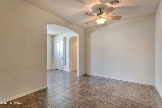 686 W Shadow Wood Street, Green Valley, AZ 85614