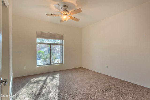 686 W Shadow Wood Street, Green Valley, AZ 85614