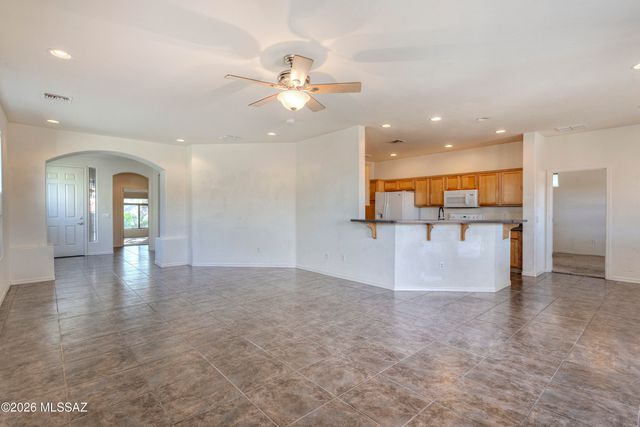 686 W Shadow Wood Street, Green Valley, AZ 85614