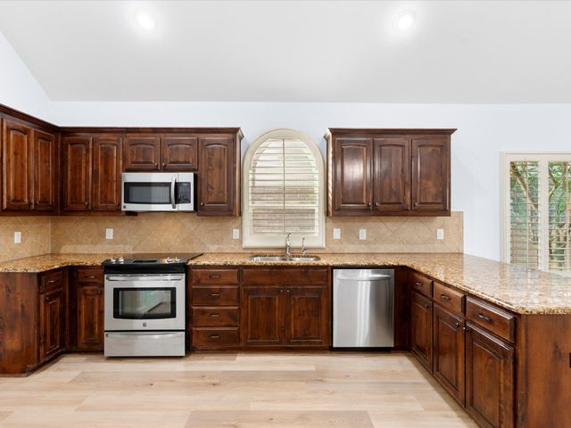 10445 Merced Lake Road, Fort Worth, TX 76177