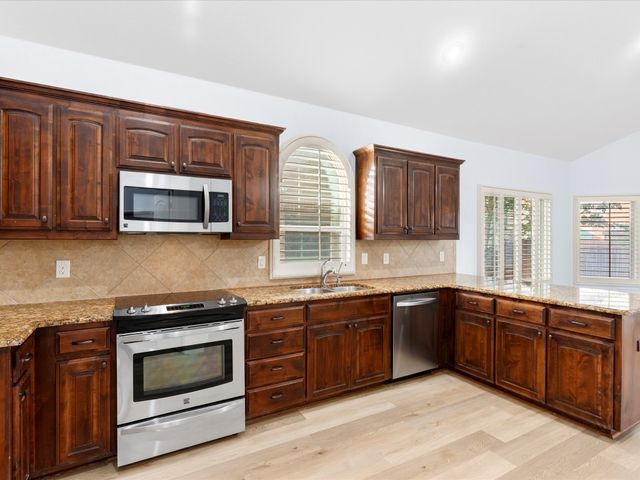 10445 Merced Lake Road, Fort Worth, TX 76177