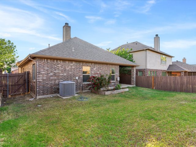 10445 Merced Lake Road, Fort Worth, TX 76177