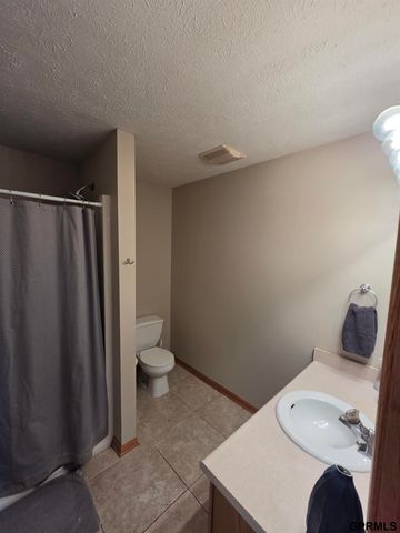 7435 S 28 Street, Lincoln, NE 68516