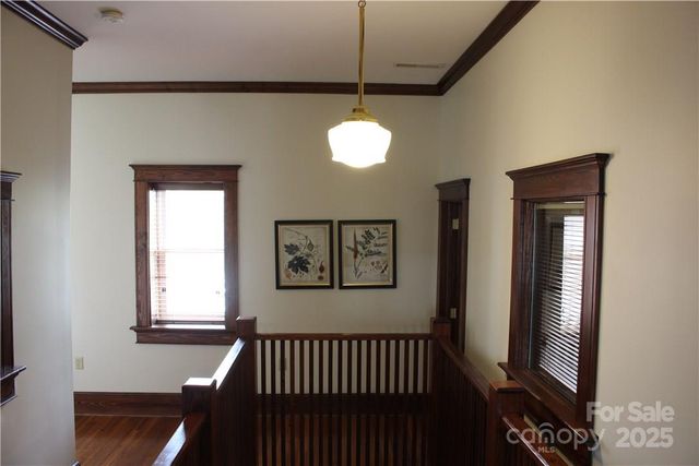 218 N Main Street, Hendersonville, NC 28792