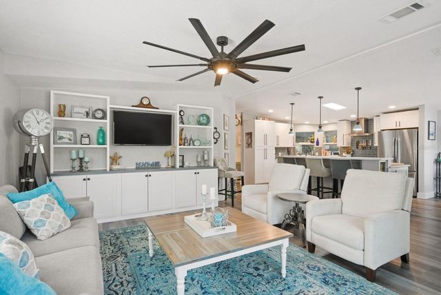 137 LAKE TARPON DRIVE 18, Palm Harbor, FL 34684