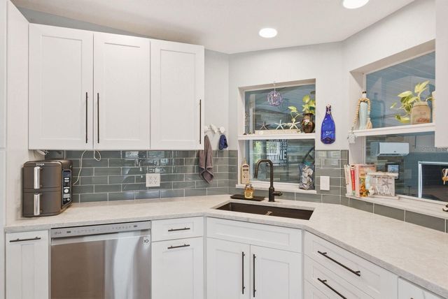 137 LAKE TARPON DRIVE 18, Palm Harbor, FL 34684