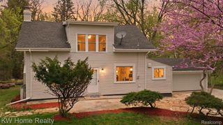 21266 W 9 Mile Road, Southfield, MI 48075