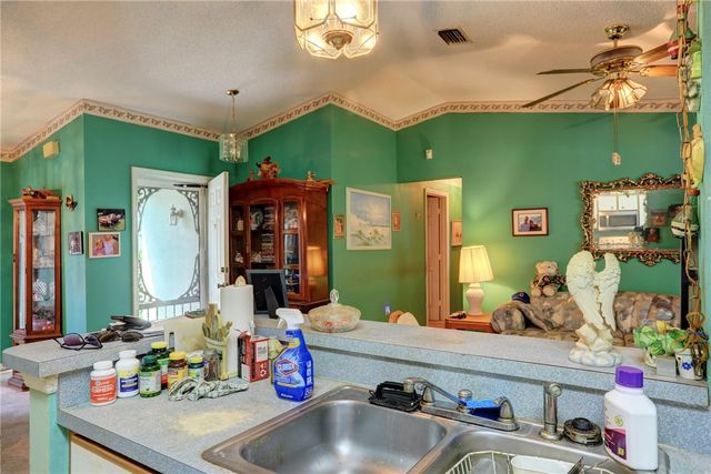 2206 13th Avenue SW, Vero Beach, FL 32962