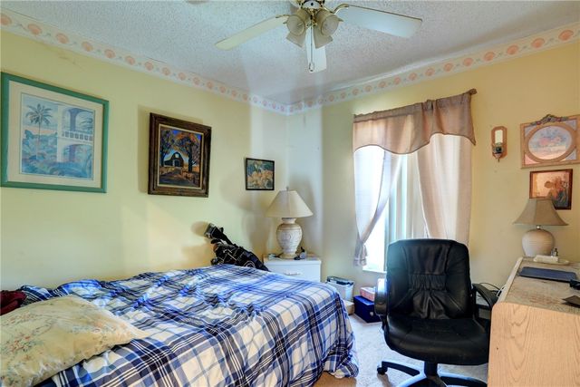 2206 13th Avenue SW, Vero Beach, FL 32962