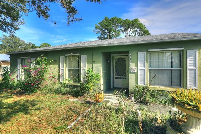 2206 13th Avenue SW, Vero Beach, FL 32962