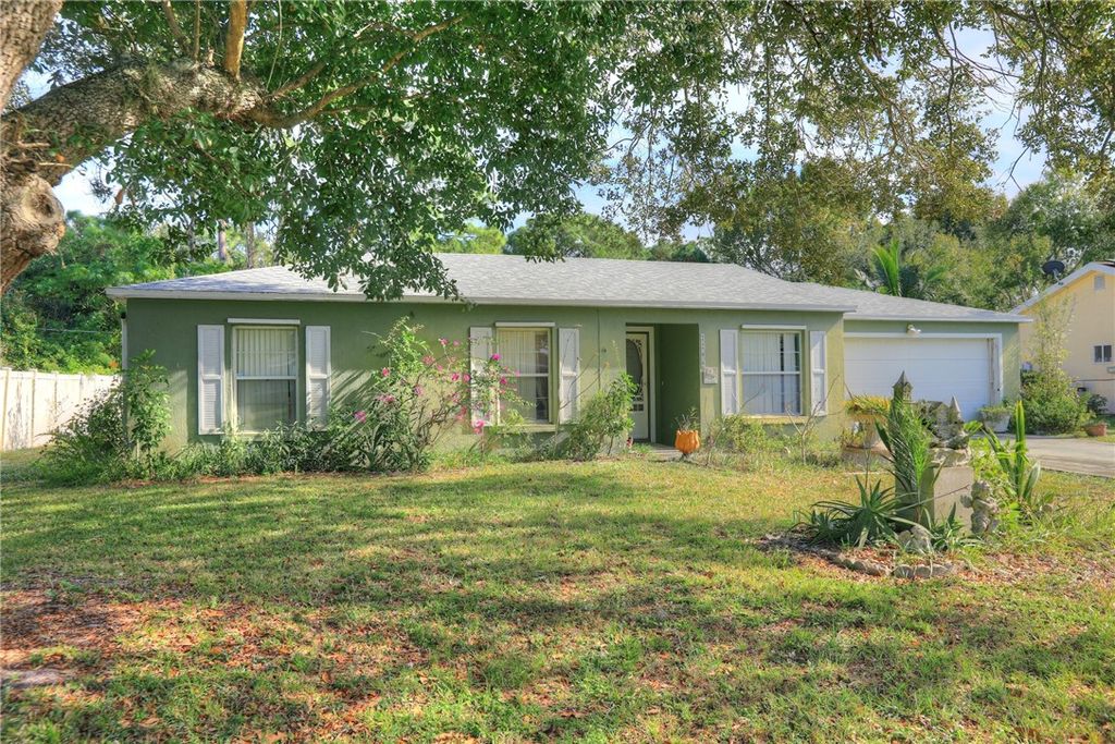 2206 13th Avenue SW, Vero Beach, FL 32962