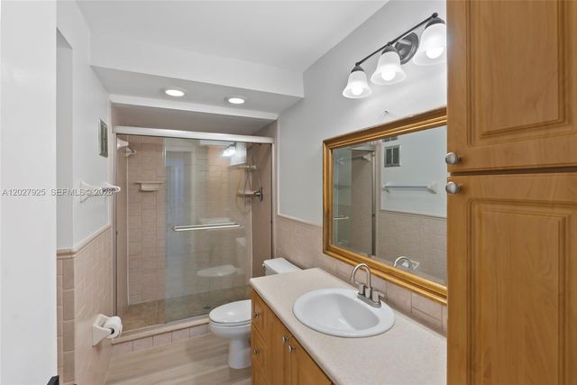 301 Racquet Club Road 103, Weston, FL 33326