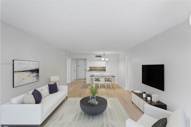 301 Racquet Club Road 103, Weston, FL 33326