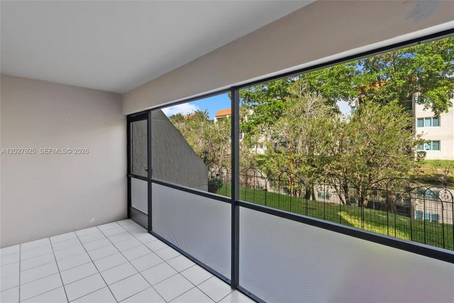 301 Racquet Club Road 103, Weston, FL 33326