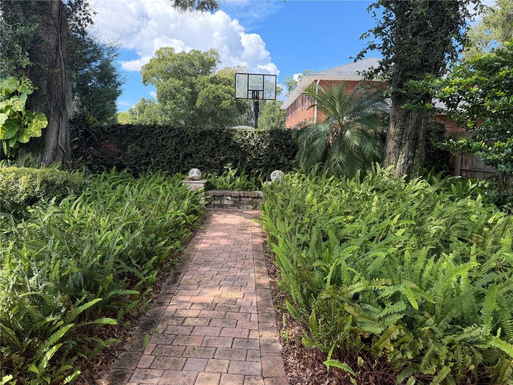 Image 37 of property listing at 1114 WALD ROAD, Orlando, FL 32806