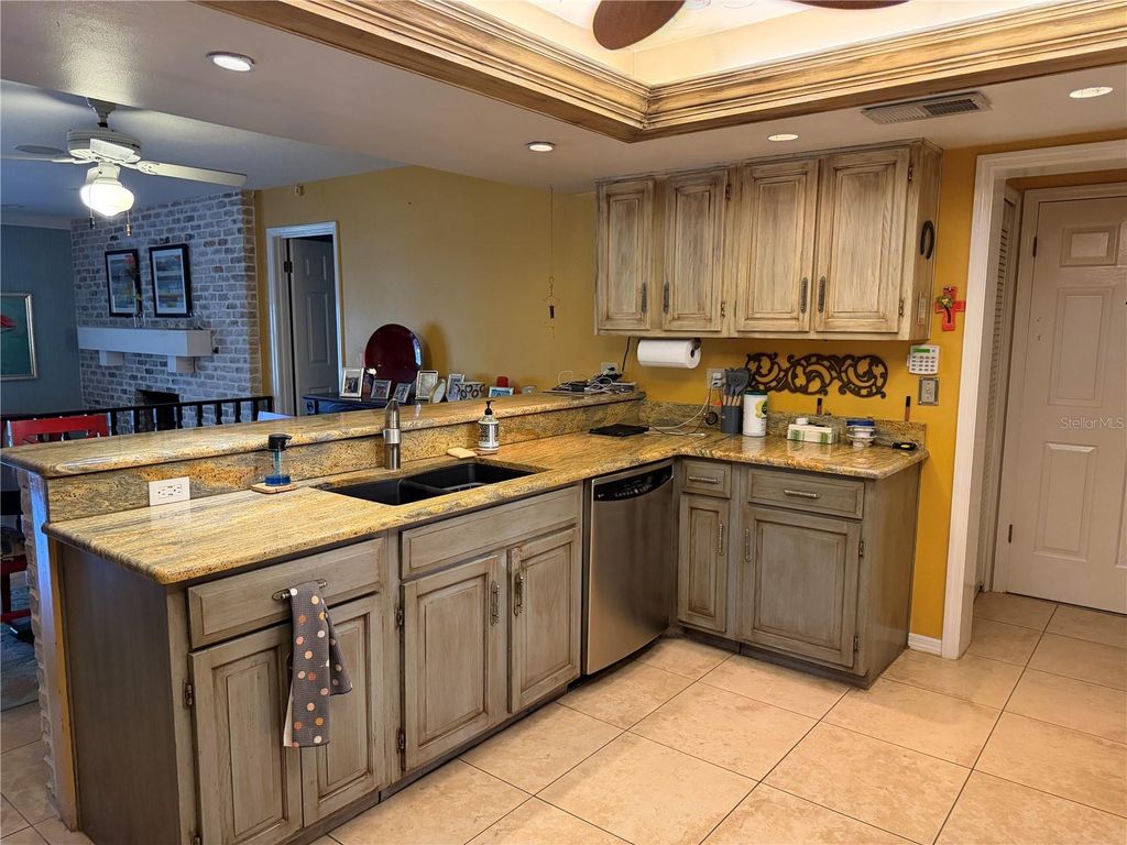 Image 6 of property listing at 1114 WALD ROAD, Orlando, FL 32806